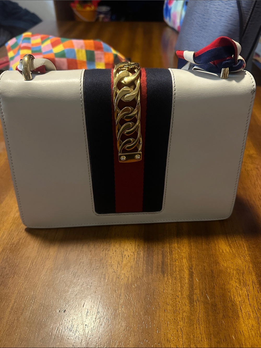 Gucci Cream Leather Shoulder Bag with Gold Hardware - Picture 3 of 4